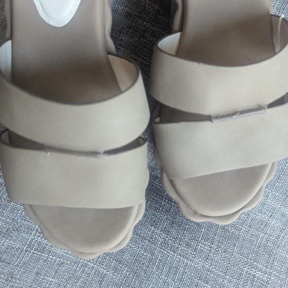 Taupe Playful platform sandals Made in Italy Size 9 New - Picture 6 of 6